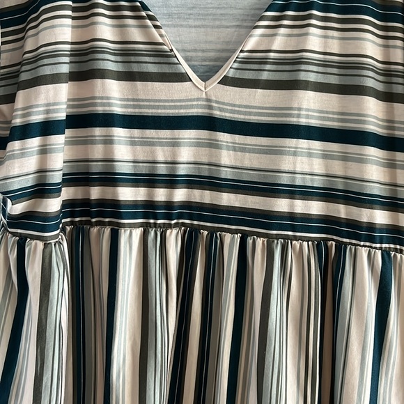 Stripped Dress - Picture 4 of 4
